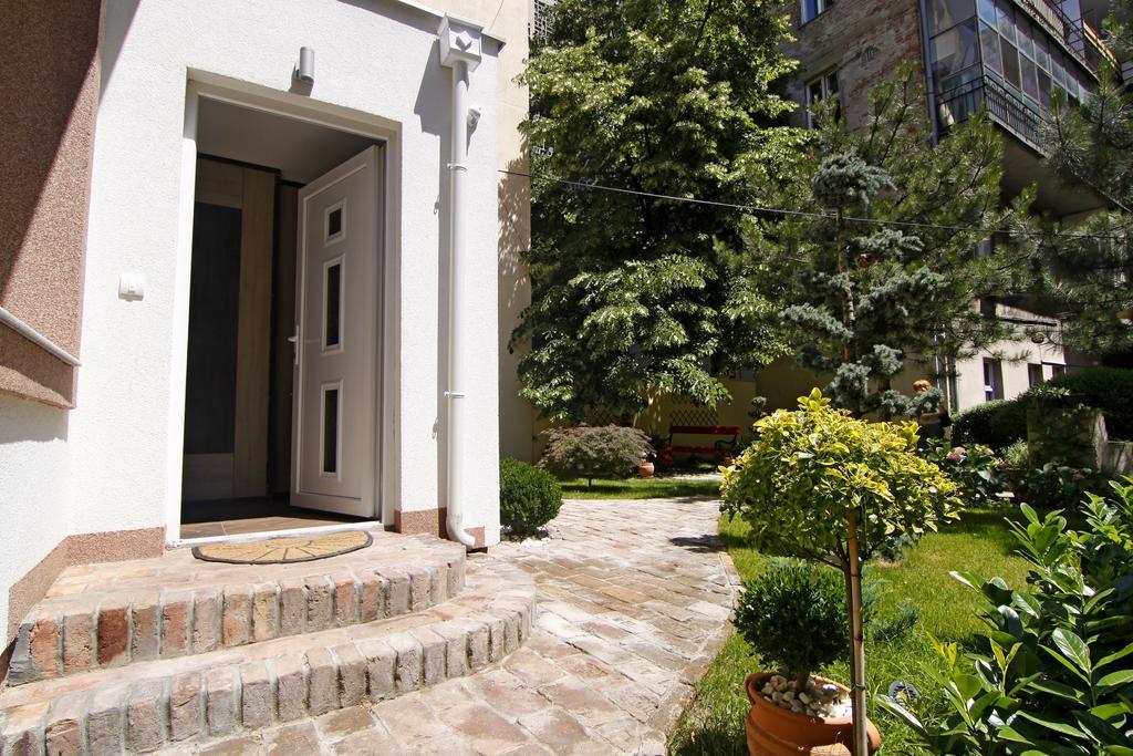 Green And Blue Garden Apartments Belgrado Exterior foto